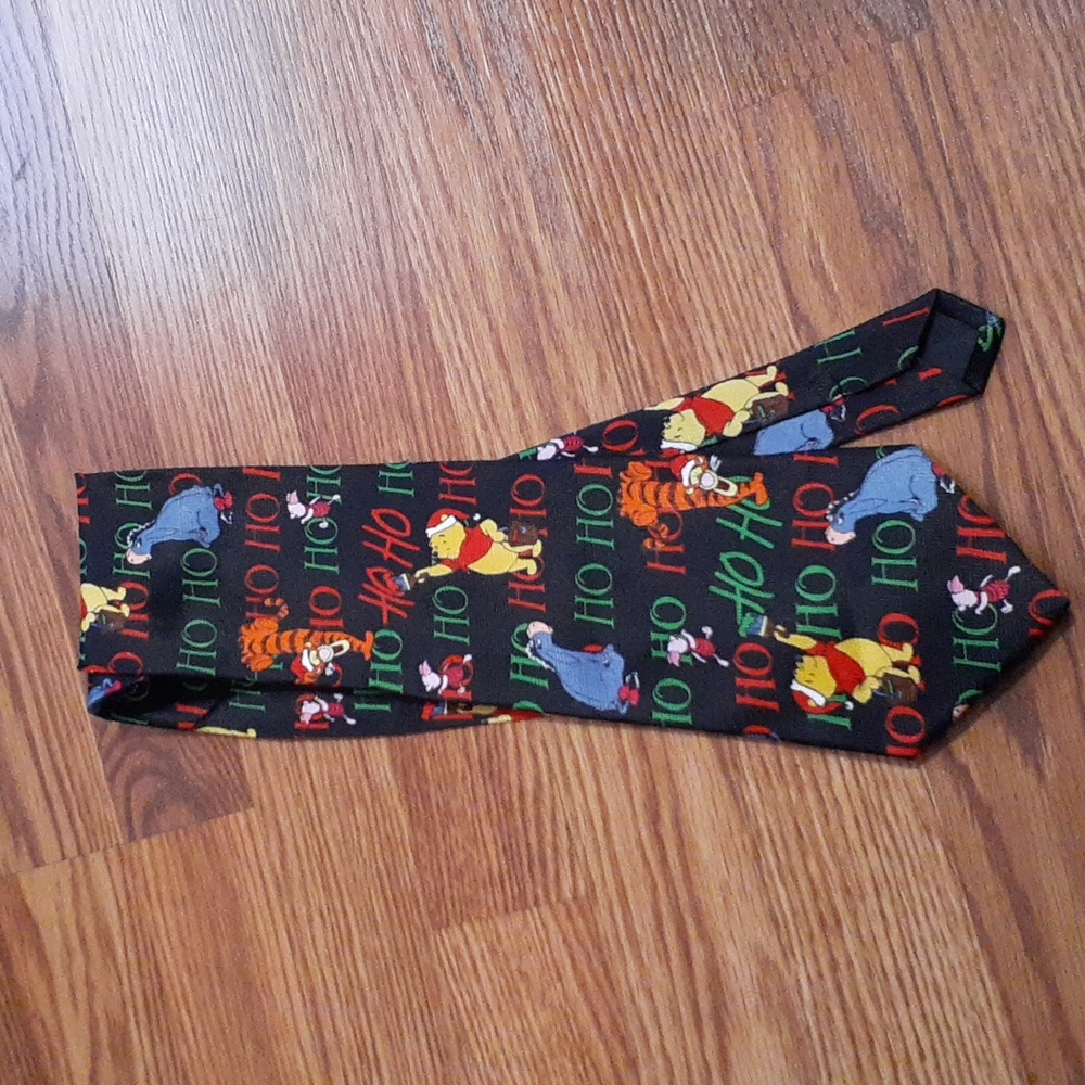 Christmas Pooh tie